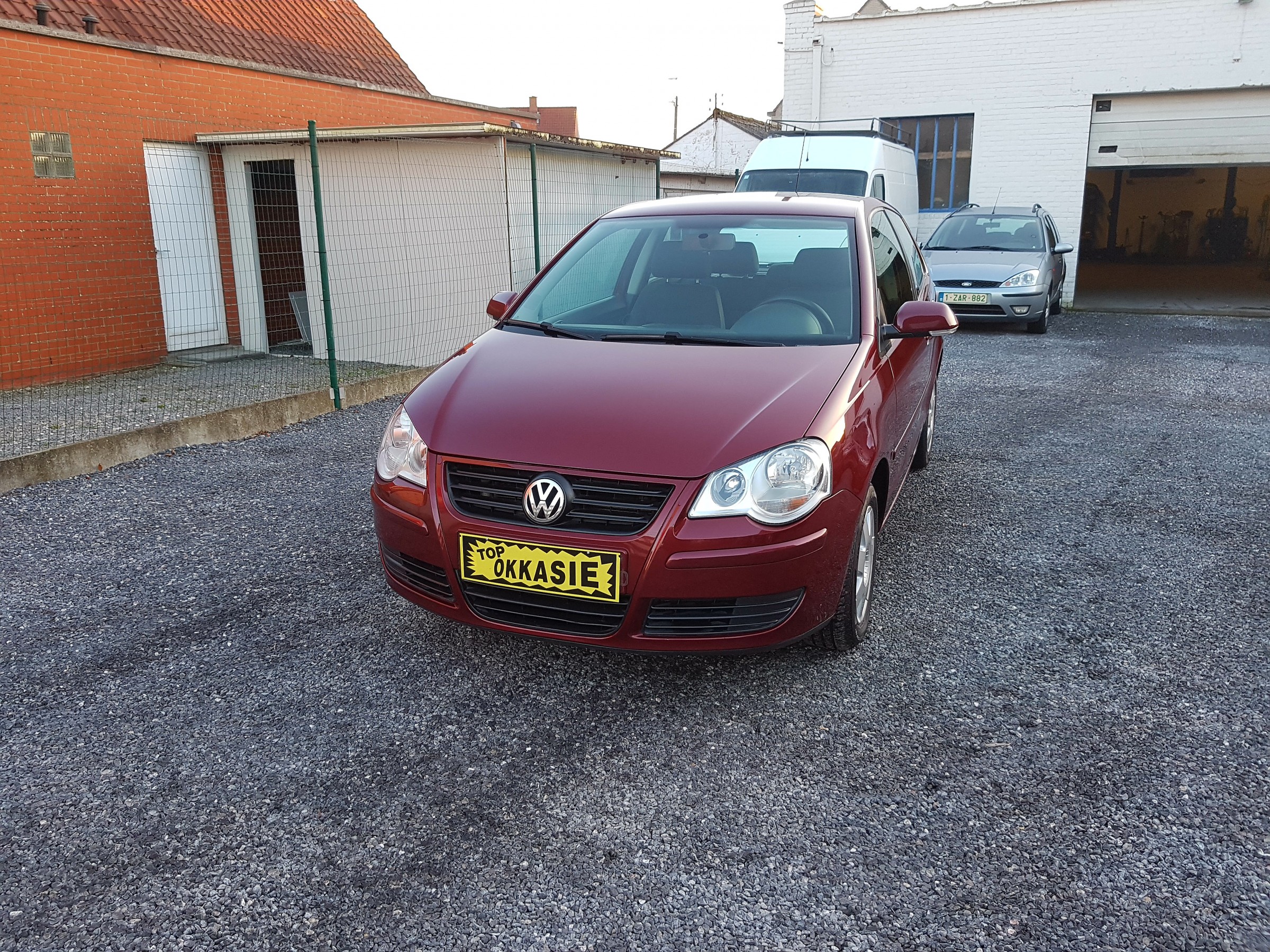 VOLKSWAGEN POLO
