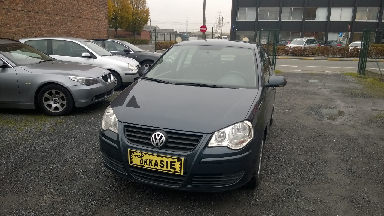 VOLKSWAGEN POLO